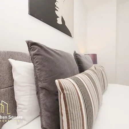 Leeds Urban - Victoria Riverside Apartment *