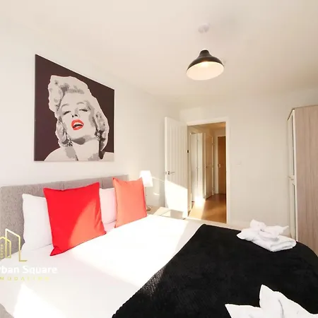 Leeds Urban - Victoria Riverside Apartment *